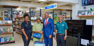 The Ministry of Public Infrastructure and the WSD Recognize Two Persons for Outstanding Water Service Account Management